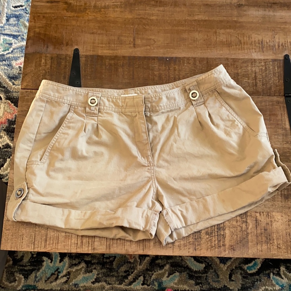 Hinge shorts.